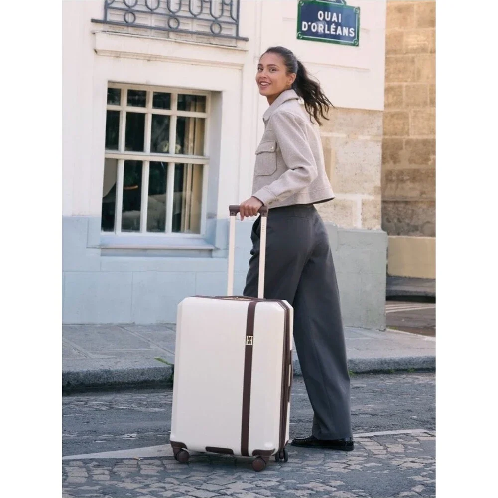 Elle Luxe Journey 1 Piece Expandable Retro Spinner Rolling carry on Luggage